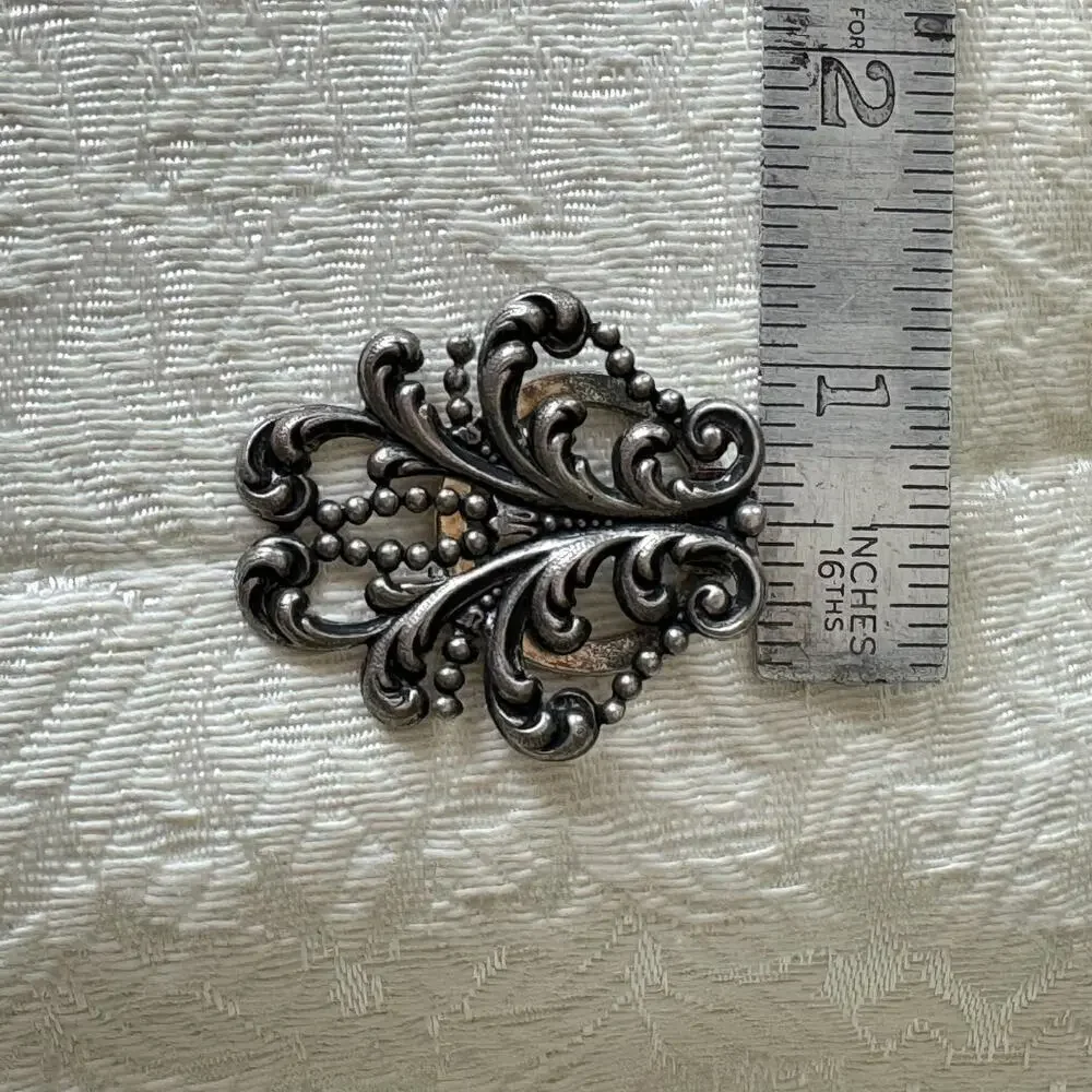 Acanthus Pot Metal Signed Scarf Clip Floral 1970’s Silver Color Steelcut Style